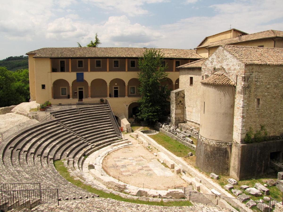 Palazzo Lauri Spoleto Lägenhet Exteriör bild